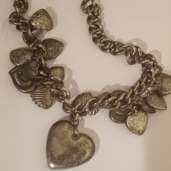 Jewelry - Hearty charm necklace